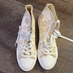 American Eagle Yellow Converse